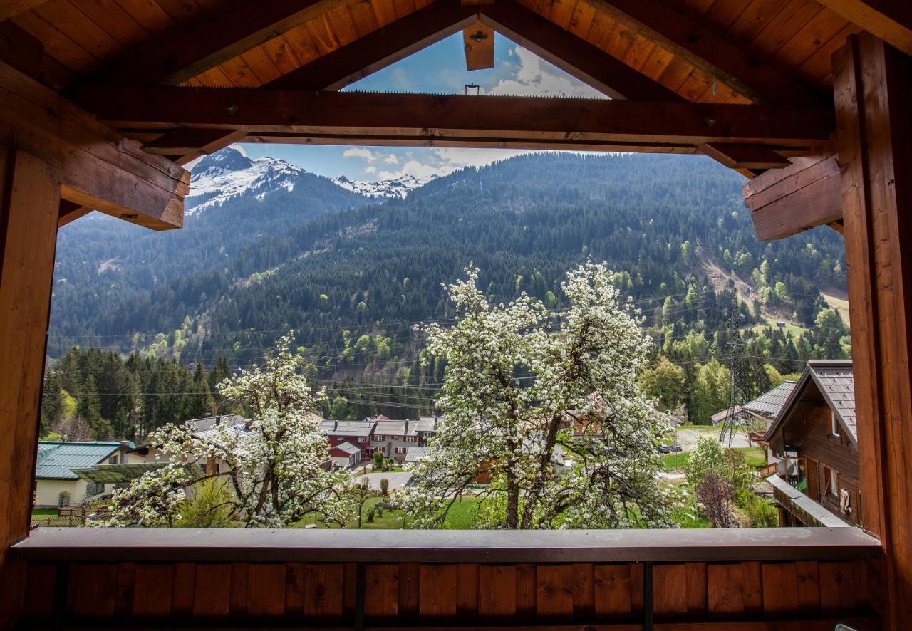 Apartmenthaus Matri By Pferd Auf Wolke Dalaas Zewnętrze zdjęcie